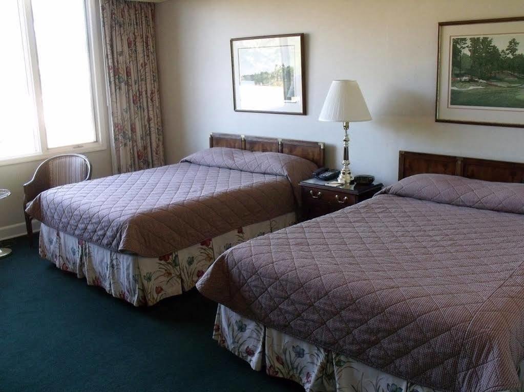 The Inn At Houndslake Aiken Bagian luar foto